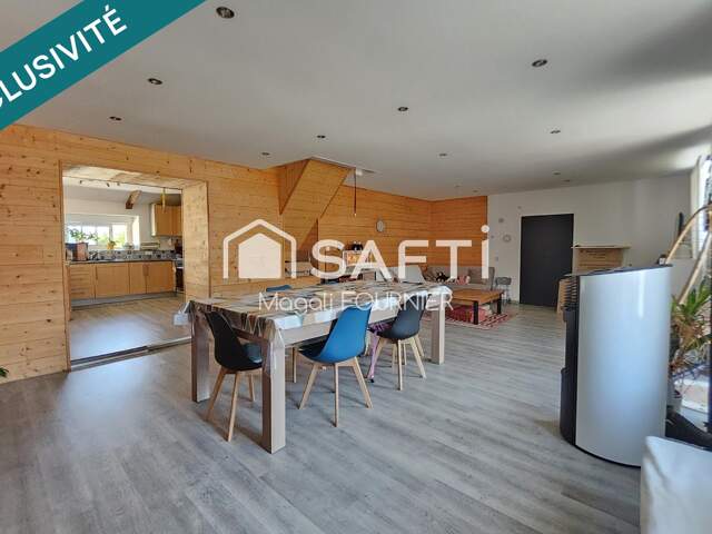 Grande maison de famille sur plus de 2500 m² de terrain — photo du bien