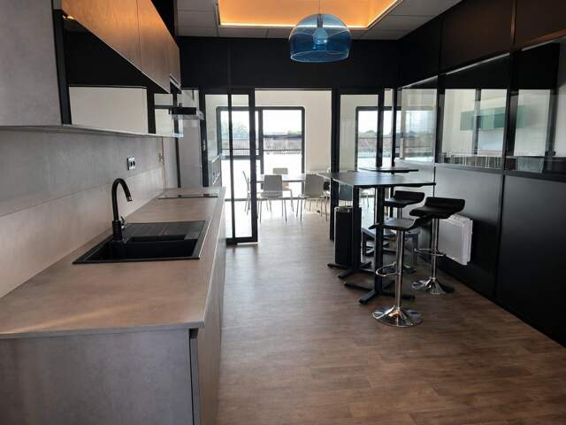 Bureaux professionnels modernes 2020 — photo du bien