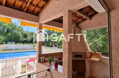 Villa 156 m², terrain 2 200 m², piscine et garages — photo du bien