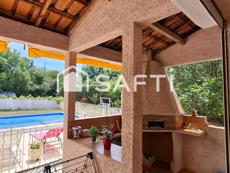 Villa 156 m², terrain 2 200 m², piscine et garages — photo 1