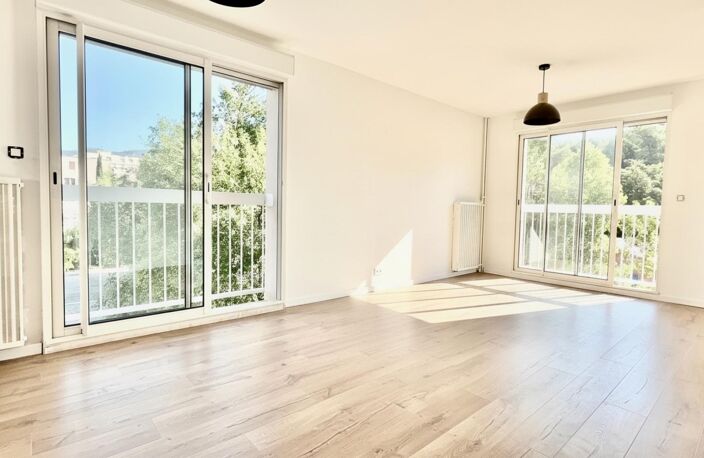 APPARTEMENT 3 PIECES LUMINEUX 103 m2 ( 87m2 carrez) — photo 2