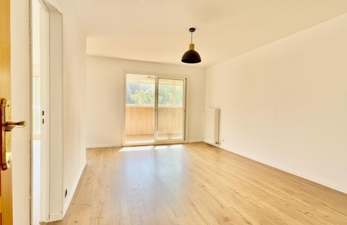 APPARTEMENT 3 PIECES LUMINEUX 103 m2 ( 87m2 carrez) — photo 3