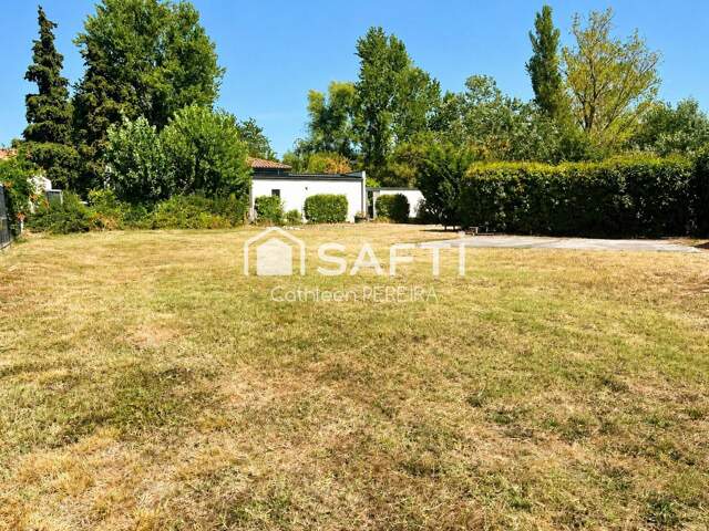 Terrain constructible idéalement situé — photo du bien