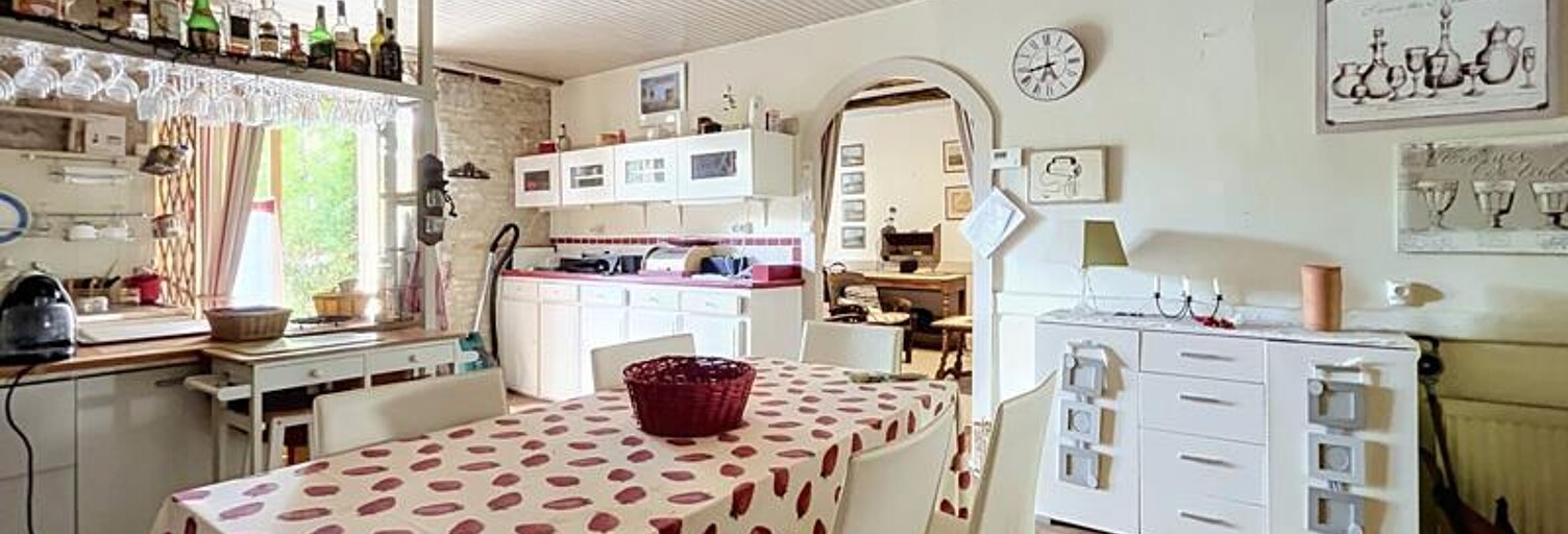 Maison 6 Pièces 104 m² à vendre à Cubjac-Auvézère-Val d'Ans (24640)