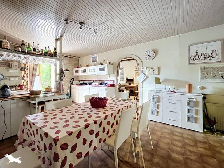Maison en pierre de 6 pièces principales — photo 1