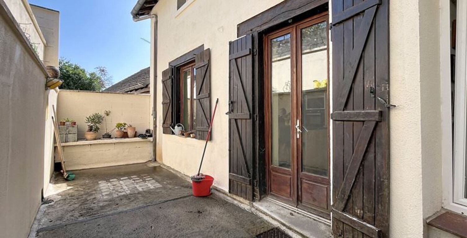 Maison de ville de 6 pièces principales — photo 1