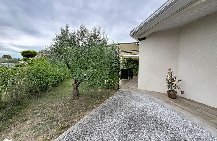 Villa de 6 pièces principales — photo 2