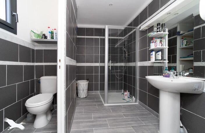Contemporaine de 7 pièces principales — photo 4