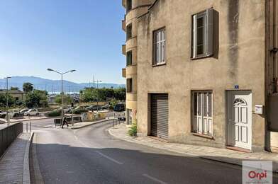 Appartement 3 pièces 870 €