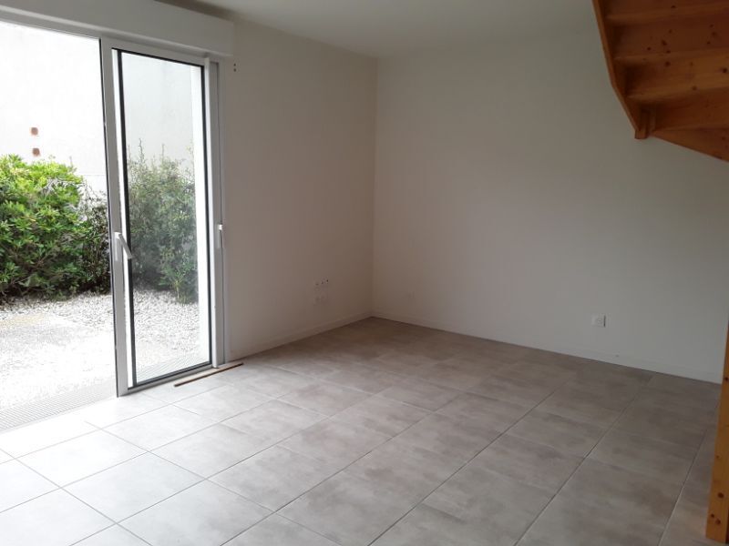 Villa / Maison  T3 à louer Lagord 17140