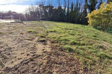 Terrain  225700 €