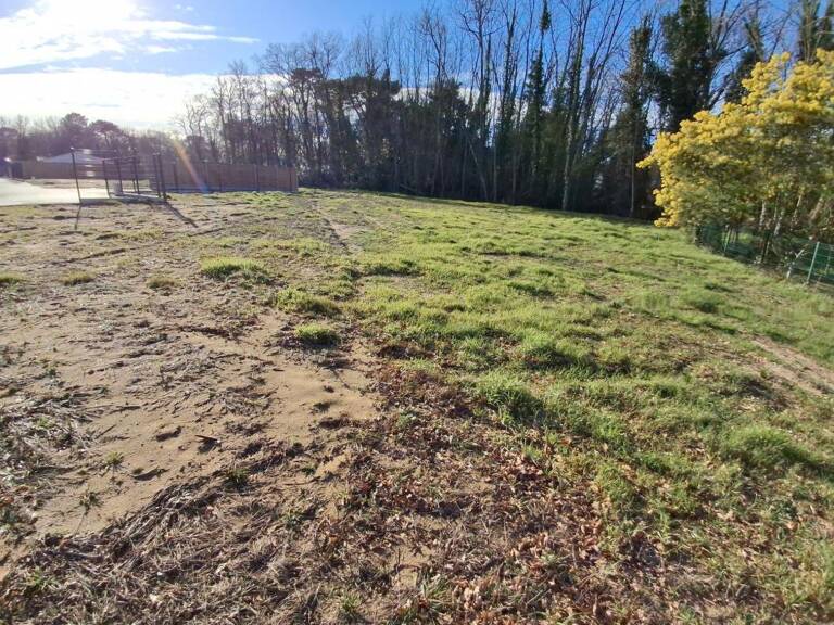 Terrain À Vendre — photo 1