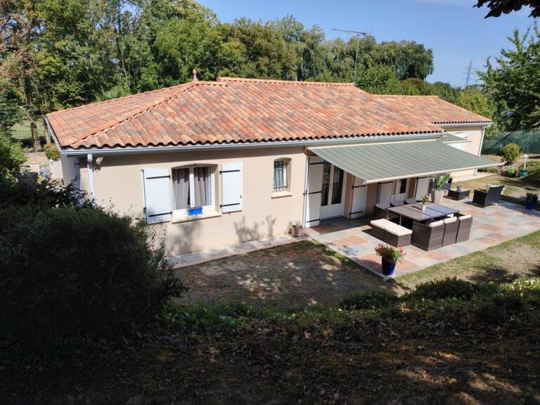 Belle maison avec vue dominante sur la vallée- A 5 minutes de la gare de Poitiers — photo 1
