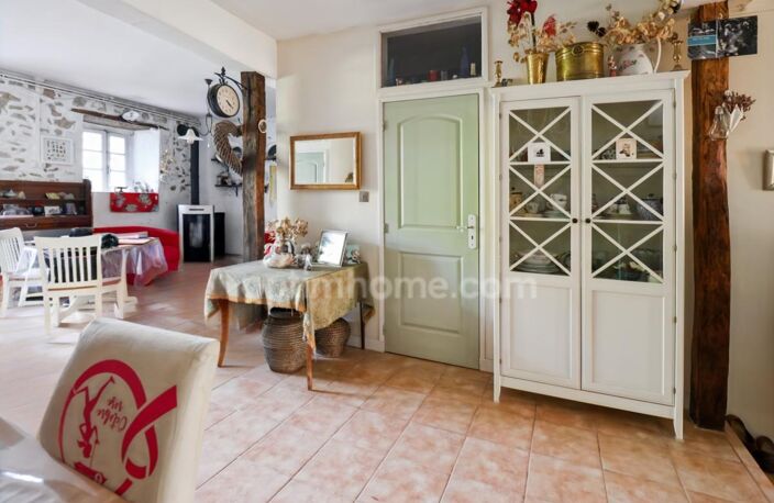 Maison de Charme et de Caractère de 353 m² - 9 Pièces - 6 Chambres sur parcelle de 662 m² - BELLAC 87300 — photo 4