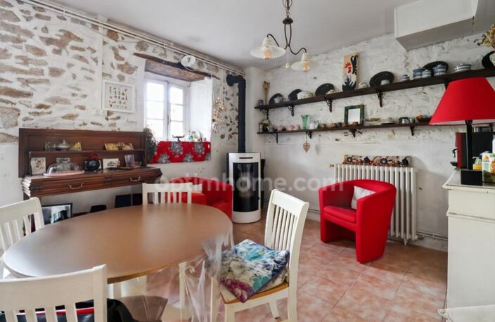 Maison de Charme et de Caractère de 353 m² - 9 Pièces - 6 Chambres sur parcelle de 662 m² - BELLAC 87300 — photo 5