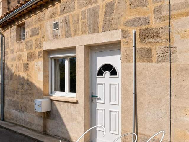 AU CŒUR DE SAINT ANDRE DE CUBZAC – Maison de ville, 2 chambres, 2 WC, buanderie, climatisation, tout à pieds ! — photo du bien