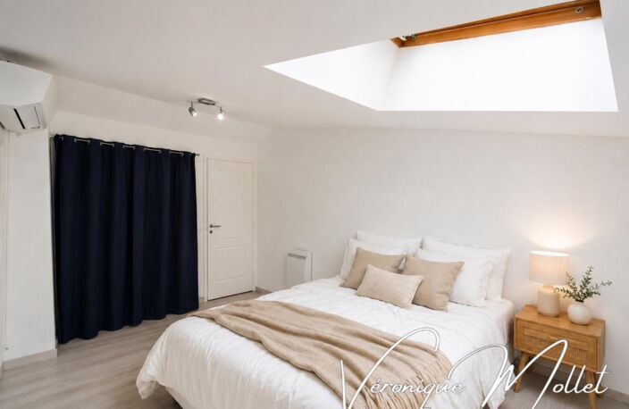 AU CŒUR DE SAINT ANDRE DE CUBZAC – Maison de ville, 2 chambres, 2 WC, buanderie, climatisation, tout à pieds ! — photo 3