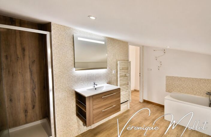 AU CŒUR DE SAINT ANDRE DE CUBZAC – Maison de ville, 2 chambres, 2 WC, buanderie, climatisation, tout à pieds ! — photo 4