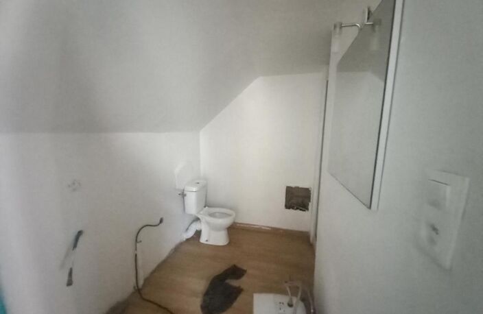 Immeuble St Jean La Poterie, bourg, au calme — photo 3