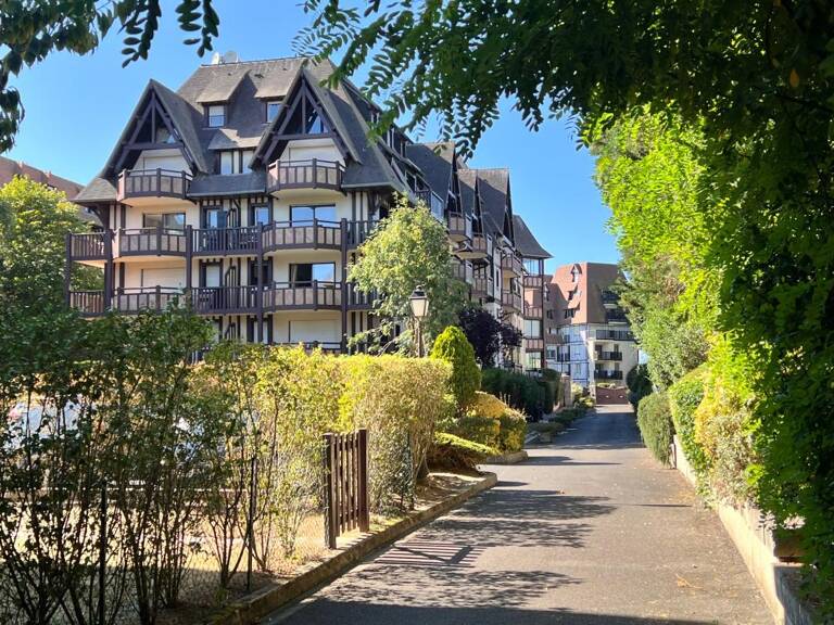 DEAUVILLE – Appartement à quelques pas de la plage et du centre-ville — photo 1