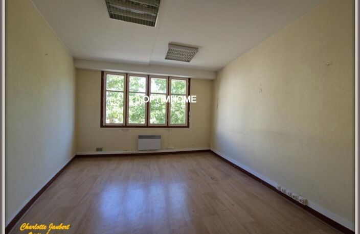 Immeuble à vendre BARBEZIEUX SAINT HILAIRE (16) — photo 4