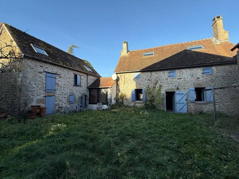 BELLE OPPORTUNITE ! Maison en pierre de 165m², pleine de charme, 4 chambres, Cour intérieure de 379m² 93 000 € — photo 1
