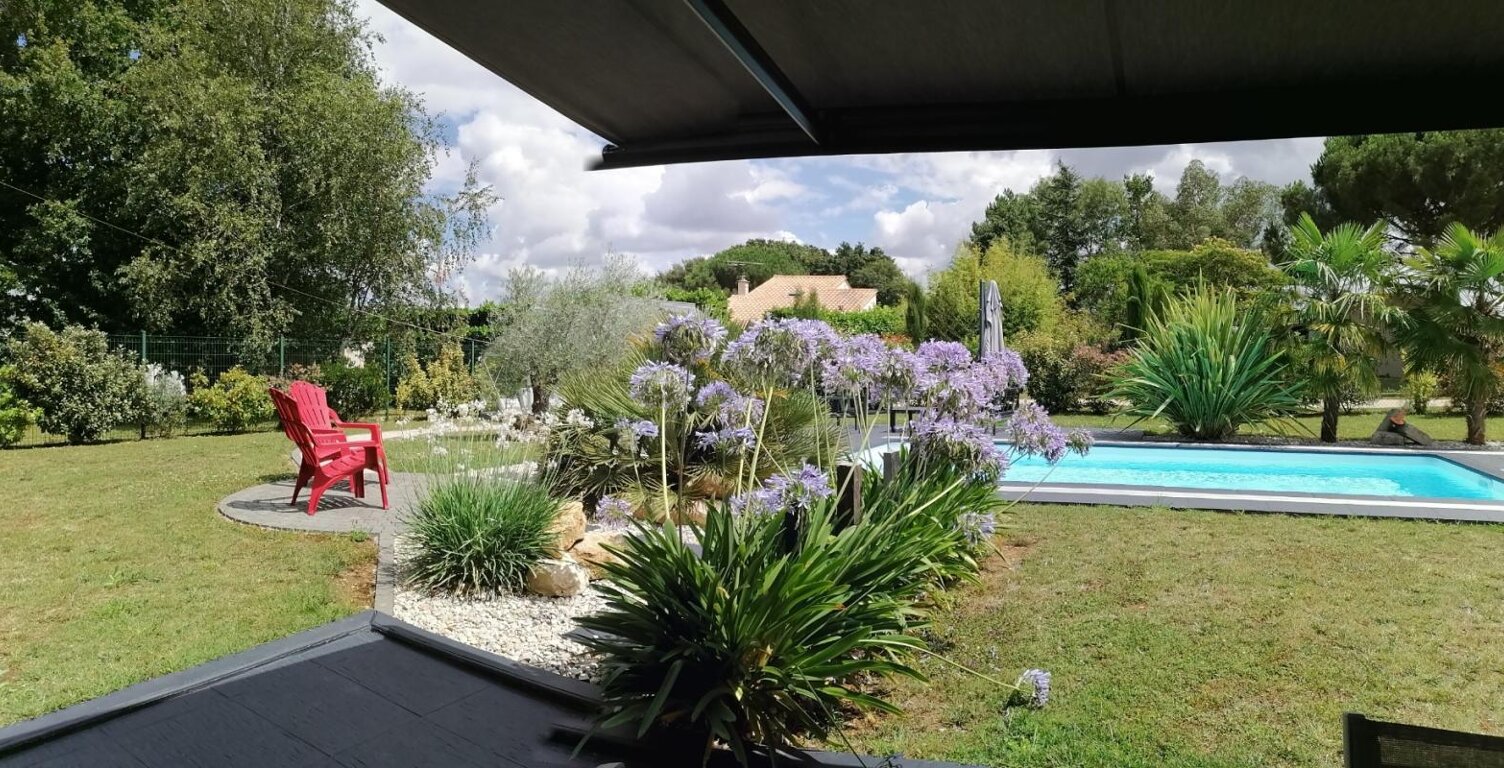 Maison familiale avec piscine – 177 m² habitables – Terrain paysagé de 1 139 m² – François — photo 1