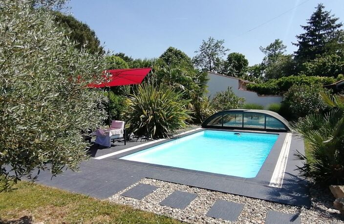 Maison familiale avec piscine – 177 m² habitables – Terrain paysagé de 1 139 m² – François — photo 2