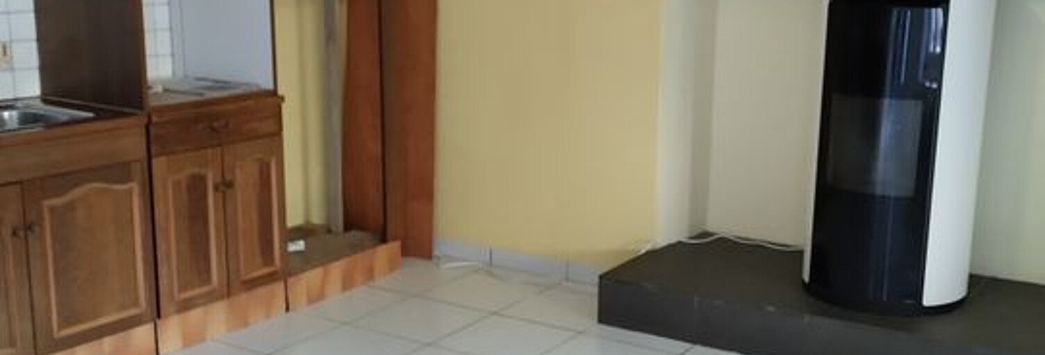 Maison 4 Pièces 89 m² à louer à Saint-Goazec (29520)