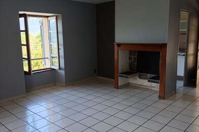 Appartement 4 pièces 750 €