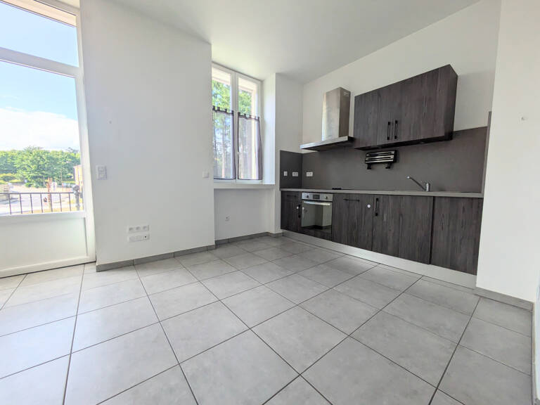Appartement récent 3 pièces – 57 m² – lumineux avec balcon et parking — photo 1