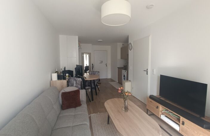 Saint-Ouen (93400) – T2 de 40 m² (résidence services), meublé, PMR, DPE B, balcon – 5e/6 — photo 2