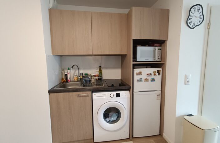 Saint-Ouen (93400) – T2 de 40 m² (résidence services), meublé, PMR, DPE B, balcon – 5e/6 — photo 3