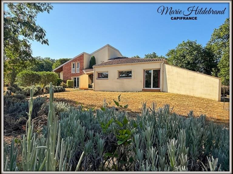 Maison d'architecte de caractère – 285 m² habitables – Vue dominante – Piscine – Grand garage — photo 1