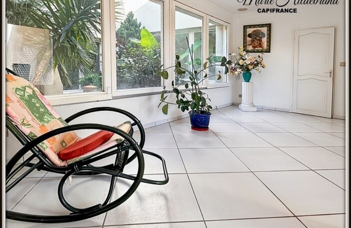 Maison d'architecte de caractère – 285 m² habitables – Vue dominante – Piscine – Grand garage — photo 4