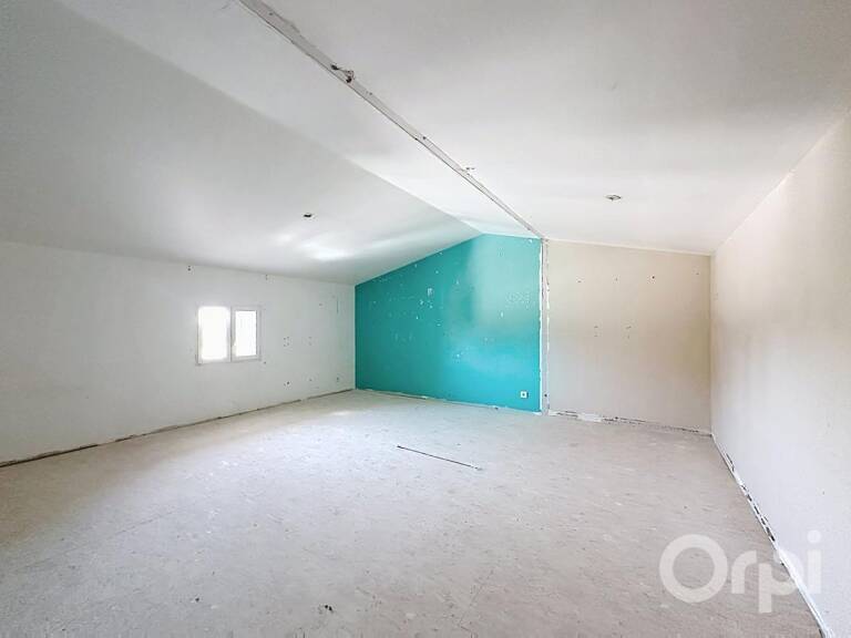 A vendre : Studio à aménager - idéal investissement ou premier achat — photo 1
