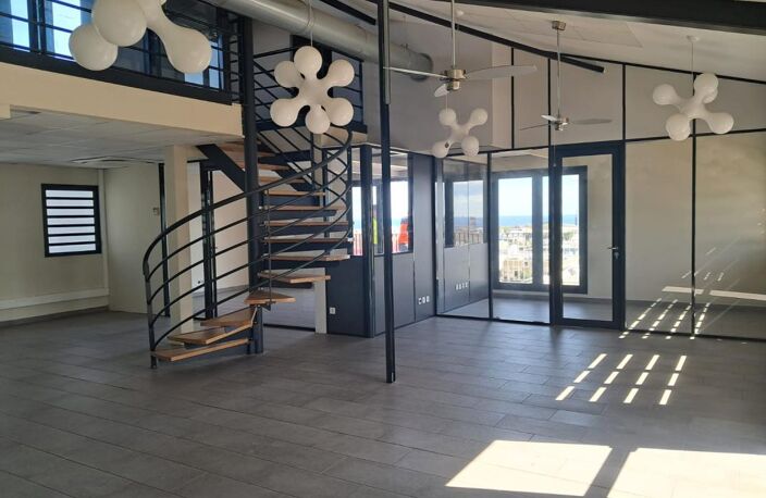 BUREAUX 158 m² A LOUER / ZAC 2000 LE PORT — photo 3
