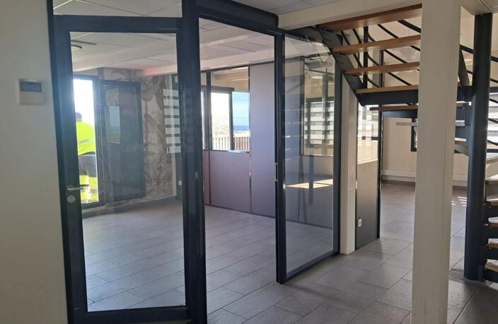 BUREAUX 158 m² A LOUER / ZAC 2000 LE PORT — photo 4
