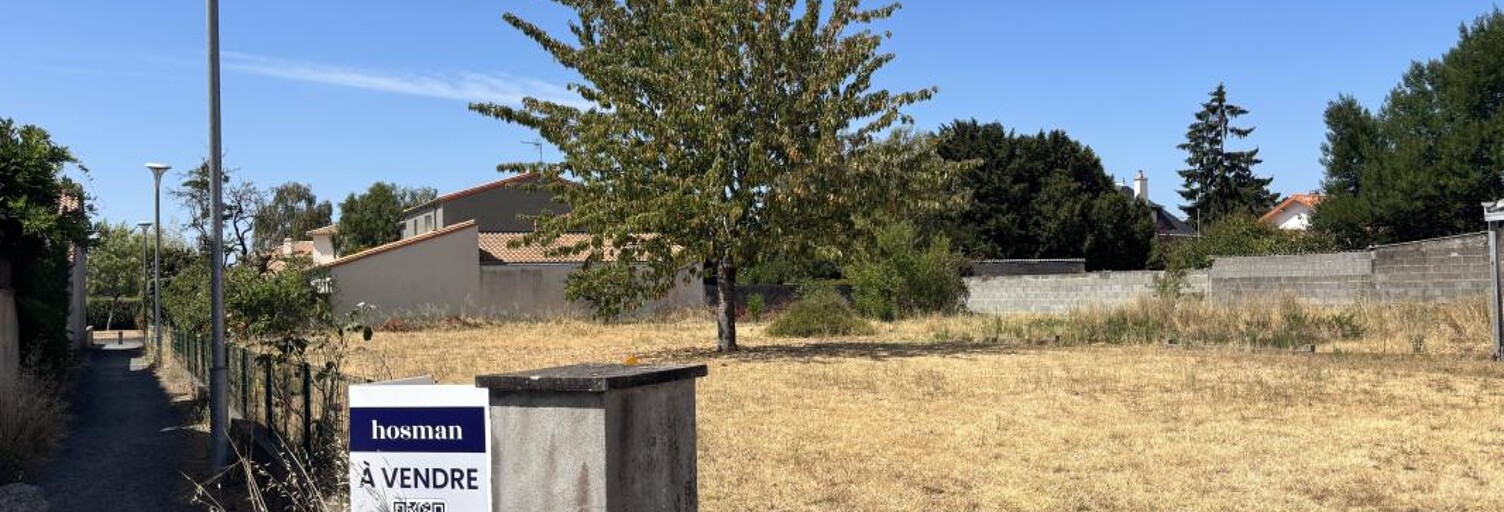Maison  859 m² à vendre à Saint-Sébastien-sur-Loire (44230)