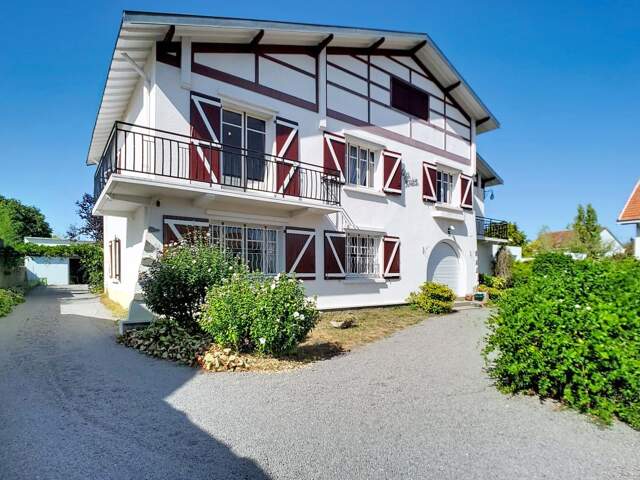 Rezé La Houssais – Belle maison familiale aux volumes rares — photo du bien