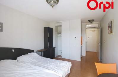 Appartement À Vendre — photo du bien