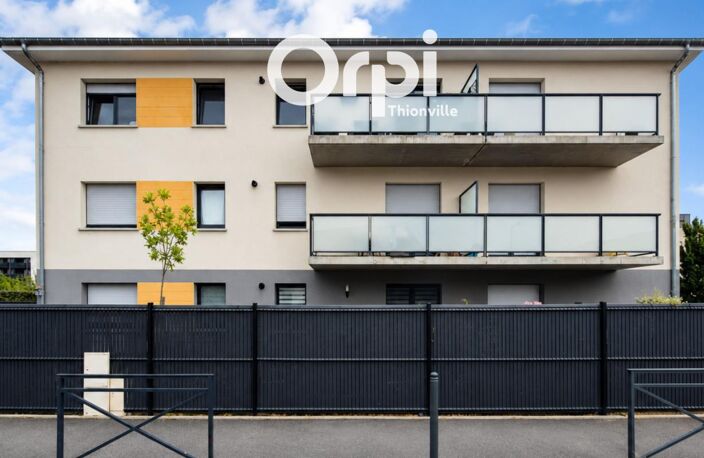 Bel appartement récent de 64m² avec balcon, deux chambres, un garage et une place de stationnement privative — photo 2