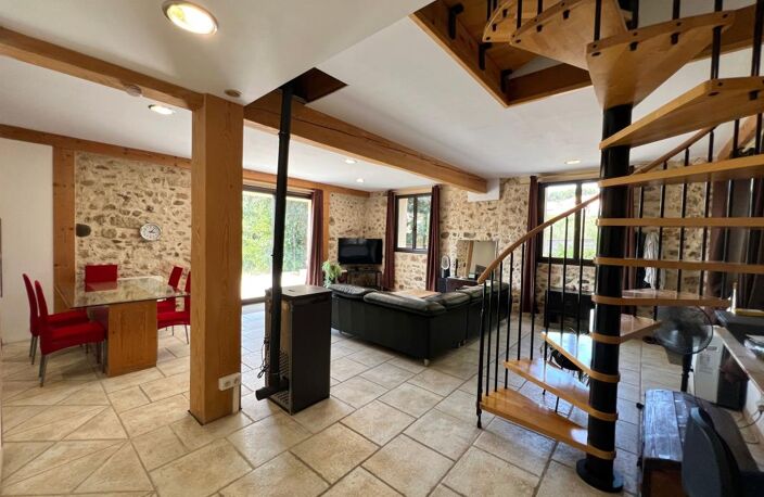 Maison de caractère en pierres T5 avec jardin et garage — photo 5