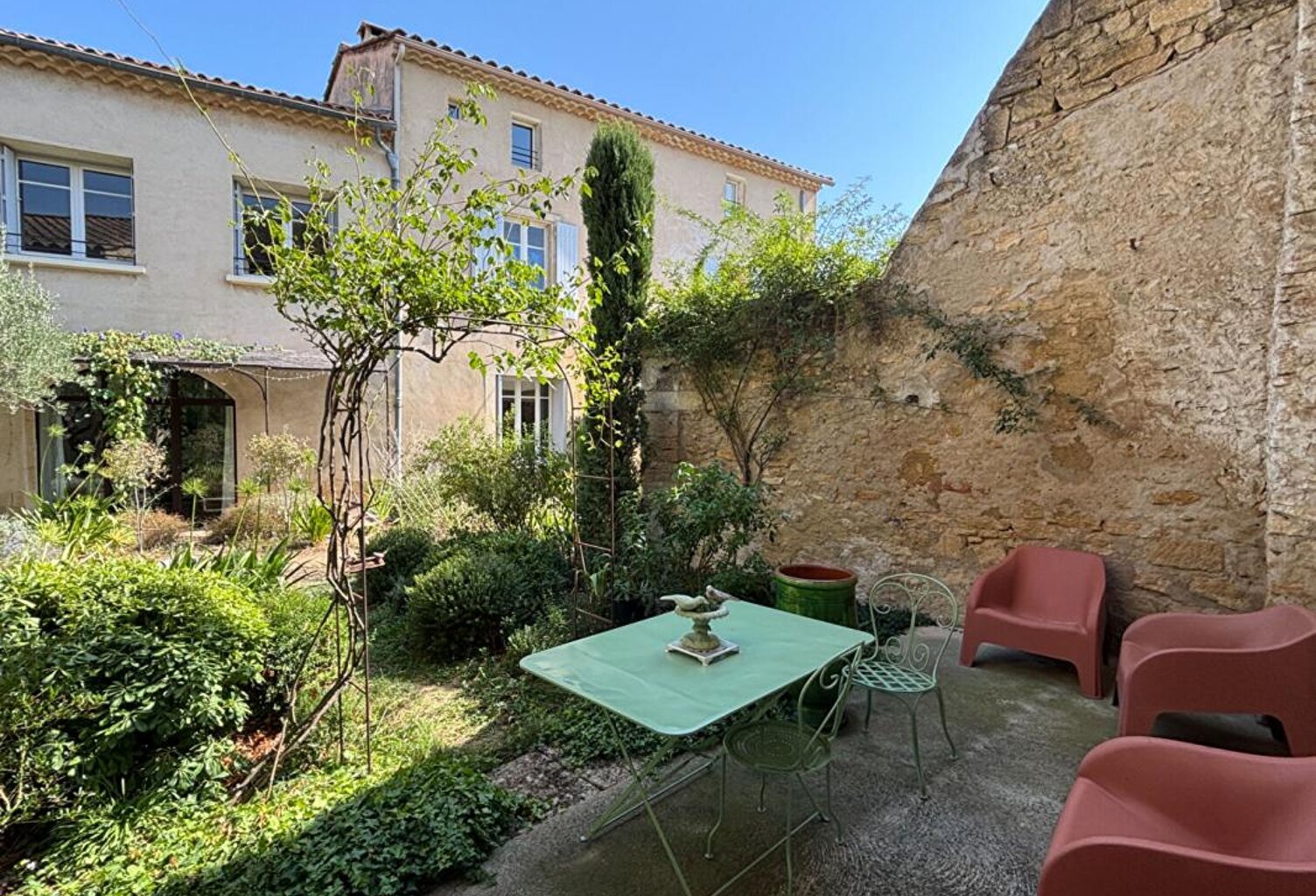 Maison ancienne rénovée avec jardin et piscine — photo 1