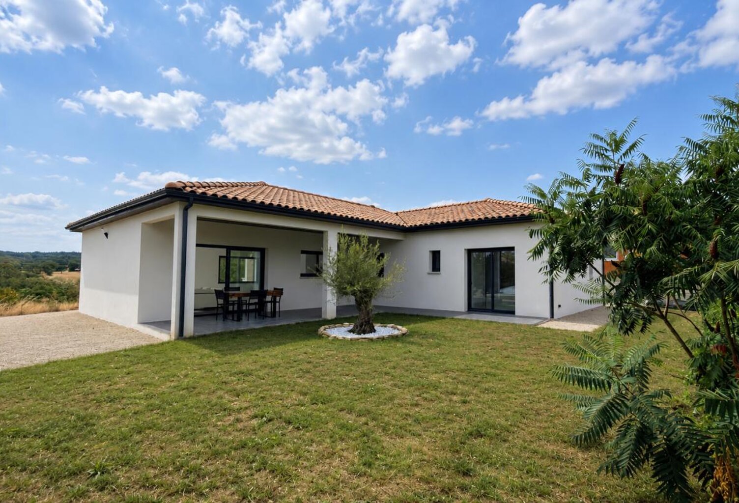 Maison contemporaine 4 pièces avec garage — photo 1