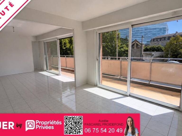 LOCATION : Brive Centre - Proche Hopital  : Apt T3 de 81m² avec SEJOUR DOUBLE+BALCON+ASCENSEUR+PARKING en sous-sol+CAVE+LOCAL VELO — photo 1