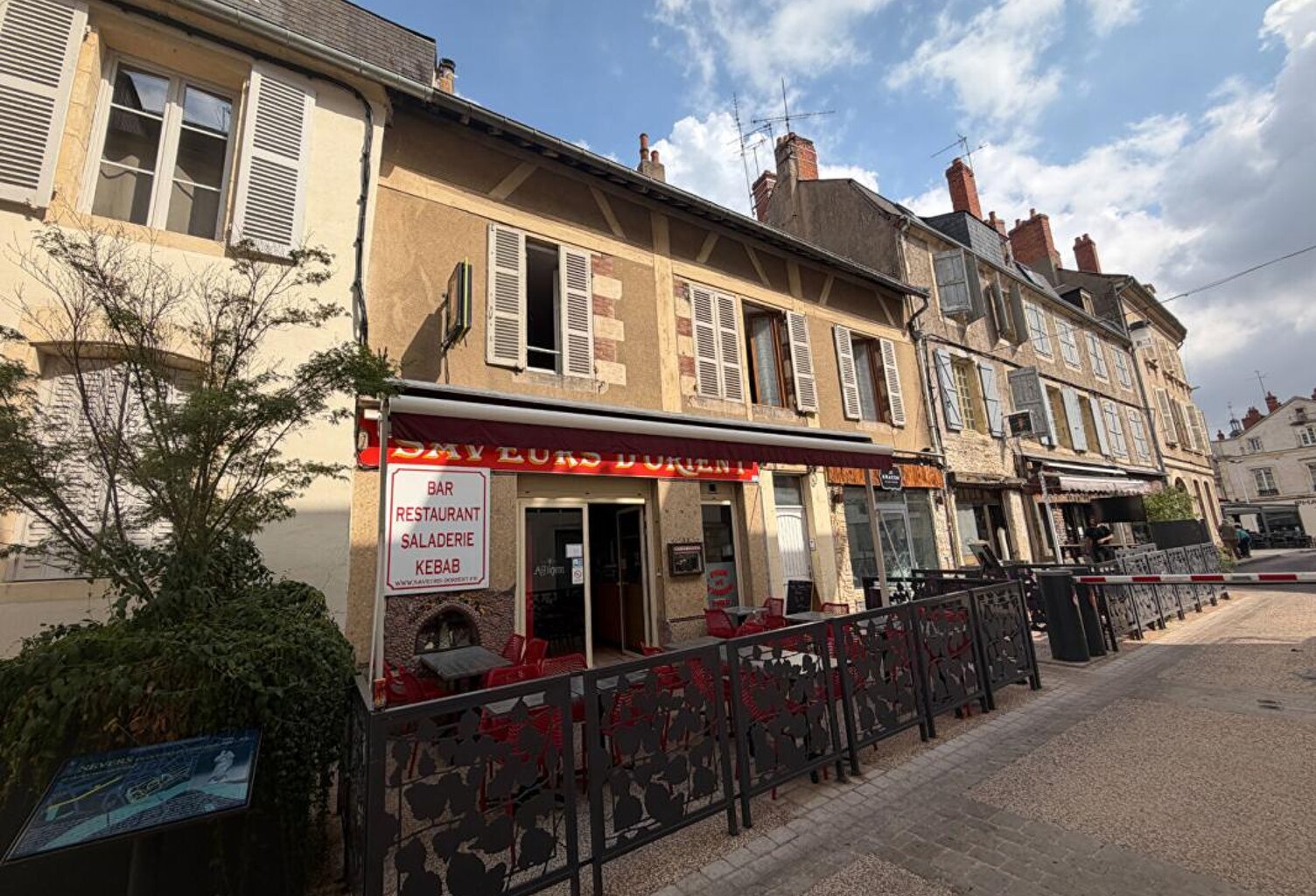 Immeuble de rapport à fort potentiel en plein centre de Nevers — photo 1