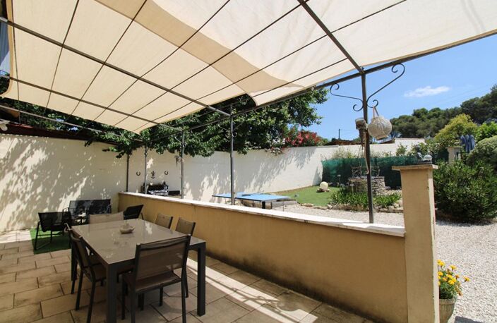 13210 St-Rémy - Mas en pierre 145 m² + gîte 70 m² - Piscine 8X4 - grand terrain — photo 2