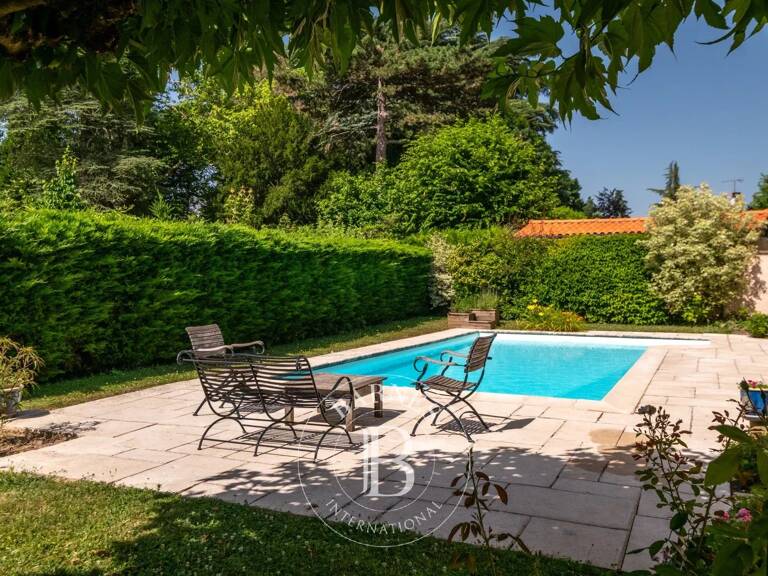 Saint-Cyr-au-Mont-d'Or - Maison d'environ 211 m²  - 4 chambres - Piscine - Garage  double fermé — photo 1