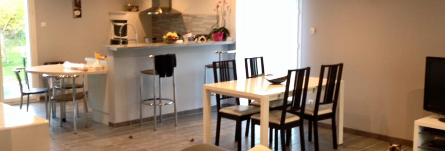 Maison 4 Pièces 80 m² à louer à Les Églisottes-et-Chalaures (33230)